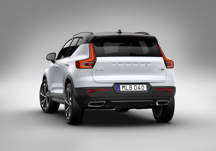  Volvo XC40 T5 R-Design 2017 года  (WW) (фото 17 из 68)